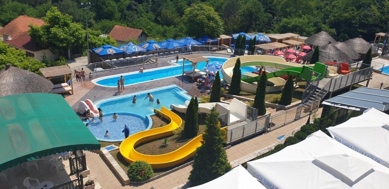 Sunny Hill Apartments & Aqua Park Vrnjačka Banja Eksteriør bilde